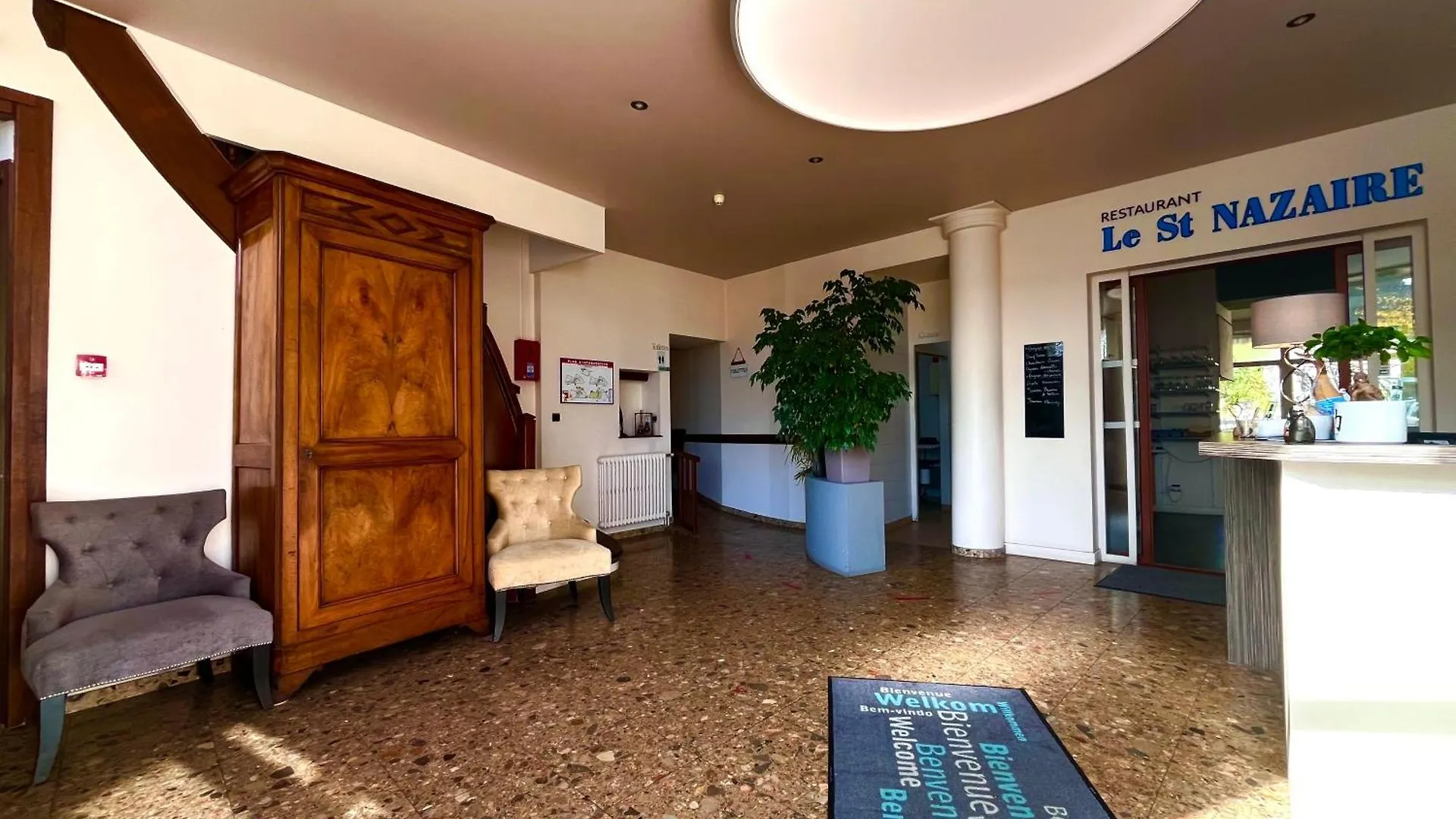 Hotel Restaurant Le Saint Nazaire France